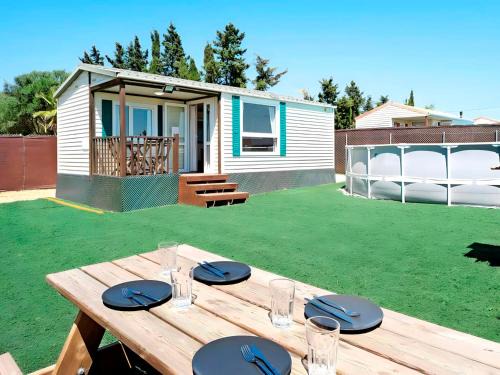 Campano Casa | Bungalow cerca de la playa con piscina, jardín y wifi