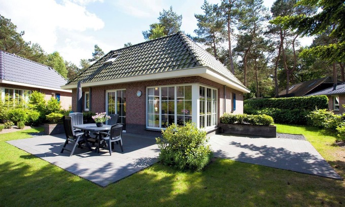 Beekbergen-Zuid Casa | Bungalow with 3 bedrooms and a terrace
