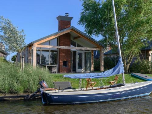 Akkrum Casa | Bungalow with a terrace near the Sneekermeer