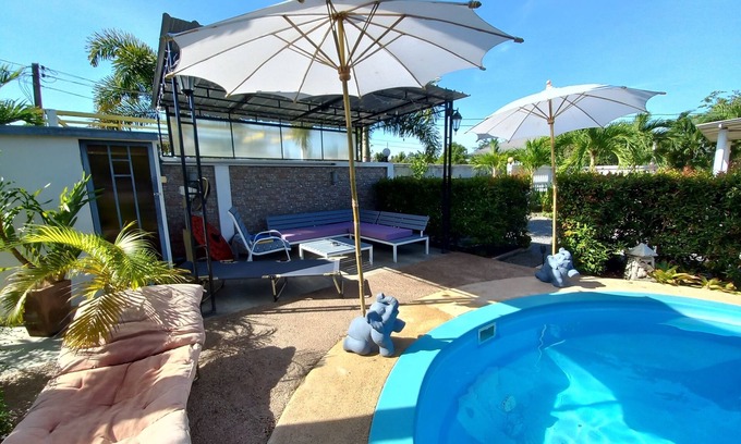 Rayong Casa | Bungalow with pool near the beach Had Mae Ramphueng/Koh Samet