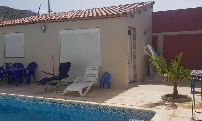 Tajjnant Casa | Bungalow con piscina privada y jacuzzi integrado.