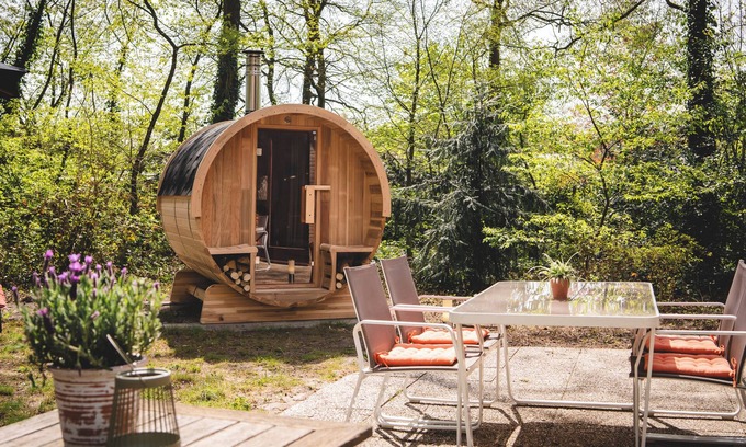 Rekem Casa | Bungalow with private outdoor sauna and stove