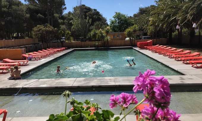 Olmeto Casa | Bungalows y caravanas junto al mar y piscina