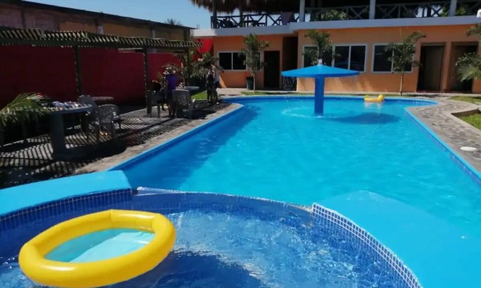 Monterrico Casa | Bungalows Familiares capacidad 8-10 y 12 personas