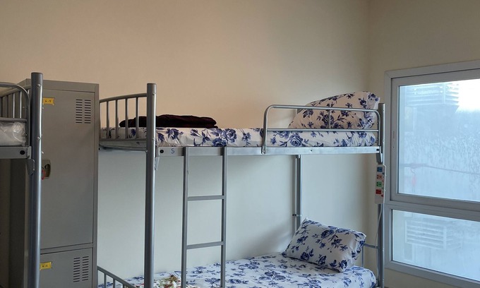 Old Dubai Cama Y Desayuno | Bunk Bed @Brand New Boys Hostel next to Burjuman Metro Station