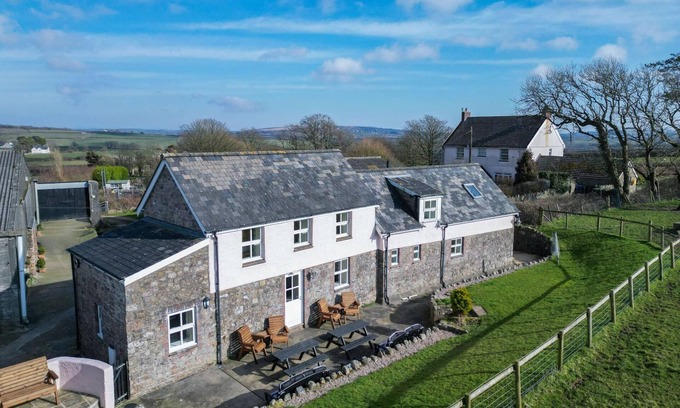 Llangennith Casa | Bunk House - 4 Bedroom - Llangennith