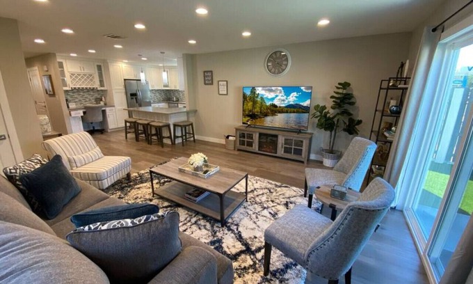 Burbank Casa | Burbank Luxury 2-Story Home with Amazing Views!!!