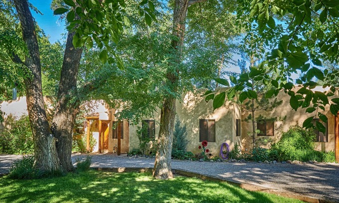 Taos Casa | Burch Street Casitas Hotel Taos