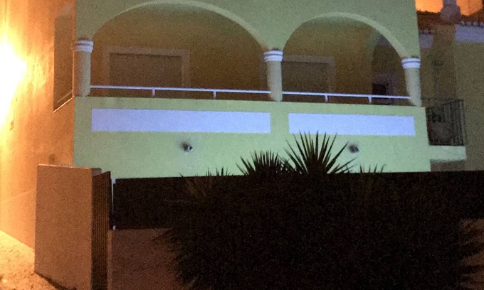 Burgau Villa | Encantadora Villa, muy cerca de la playa, frente al mar, piscina privada. Ver fotos.