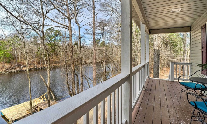 Burgaw Casa | Burgaw Getaway w/ On-Site River Access!