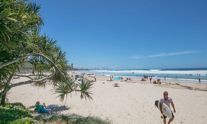 Burleigh Heads Apartamento | BURLEIGH BEACH TOWER - Unidad renovada en planta baja