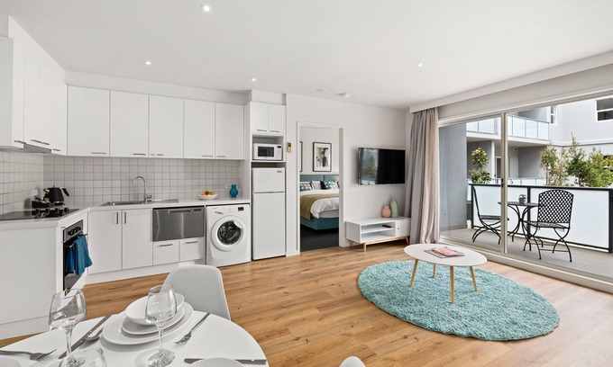 Burwood Hotel | Burwood Serviced Apartments