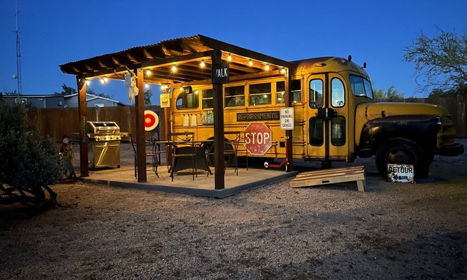 Saguaro West Casa | Bus Stop Saloon by PaseoHomesAZ Cave Creek with Spa