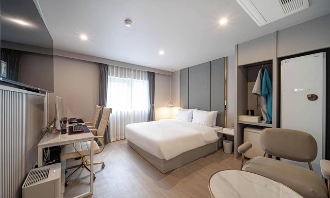 Buk-gu Hotel | Busan Deokcheon 25H