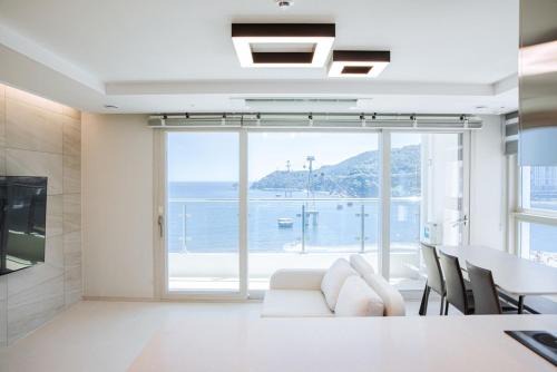 Seo Casa | Busan Ocean Sky Osilla