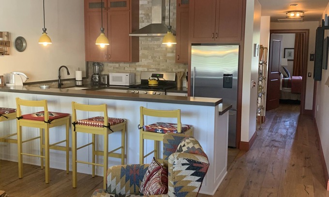 Los Alamos Apartamento | Butch Cassidy at the Los Alamos Mercantile