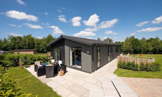 Lifton Casa | Buttercup Lodge, 33 Roadford Lake Lodges