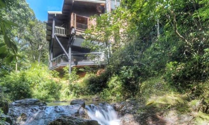 Cow Bay Casa | BUTTERFLY BEND - 3 Bedroom Daintree Beach House