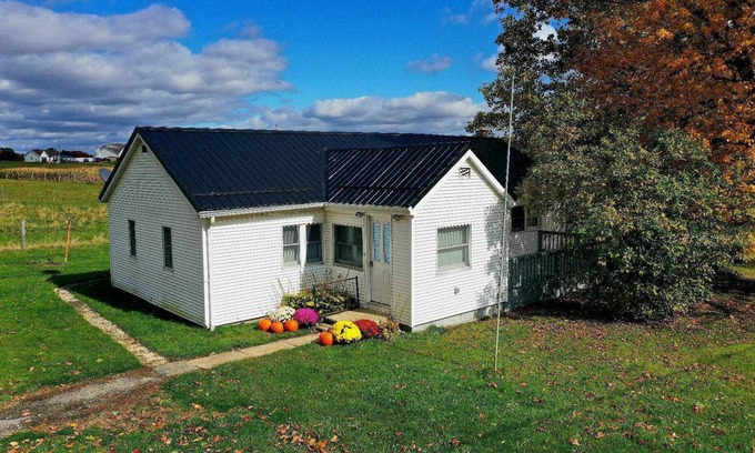 Blissfield Cabaña | Butterfly Bliss Cottage Welcomes You to Holmes County