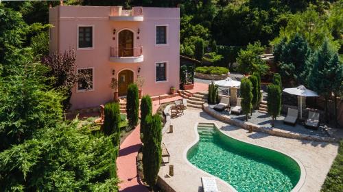 Maritsa Villa | Butterfly Garden Villa
