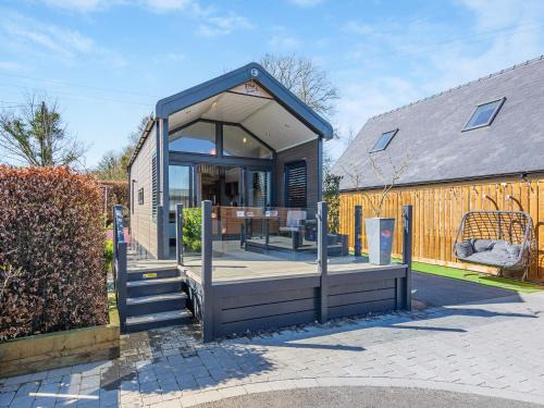 Holywell Casa | Butterfly