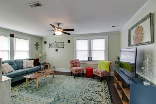 Clarksville Casa | Butterfly House 1021 Crossland Ave