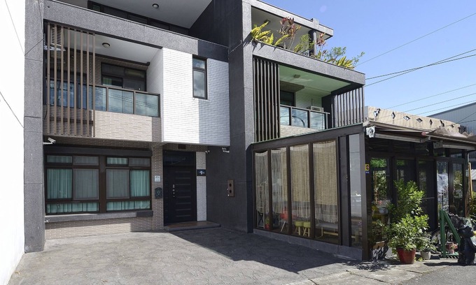 Yuanshan Casa | Butterfly Slide B & B