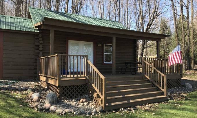 Butternut Cabina | Butternut Lakeview Oasis | 2 Bed, 1 Bath