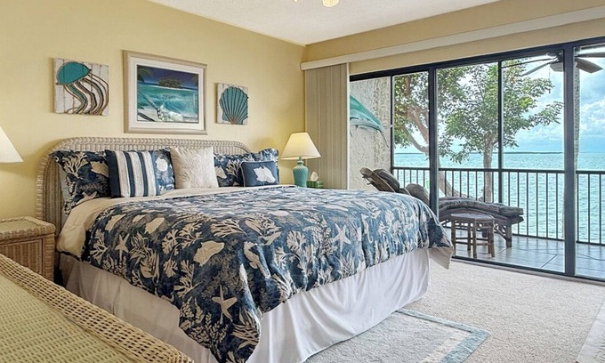 Key Largo Condominio | Buttonwood Bay. Spectacular Sunsets, Open Water Living and a 34 Foot Boat Slip!
