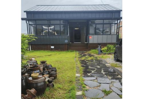 Buyeo Casa | Buyeo Eoksae Jeongwon Pension