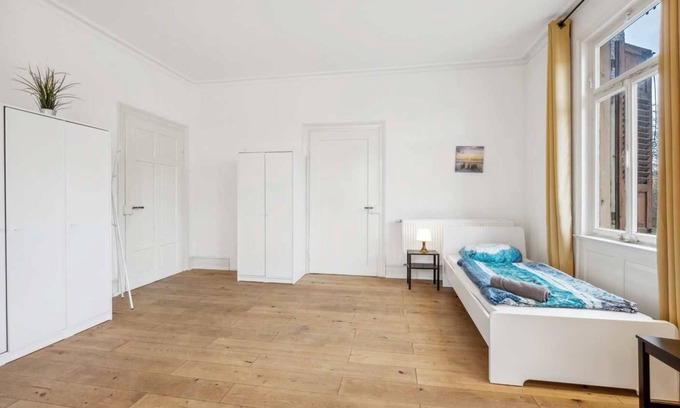Metzingen Apartamento | Bw17 Ferienwohnungen Metzingen mit Balkon, 2 Schlafzimmer, 1 Wohn-/schlafzimmer, Max. 9 Personen