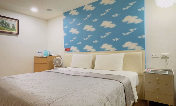 Taishan Casa | BY Charming hotel in pleasant New Taipei City with AC near airport MRT line