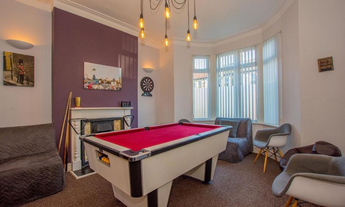 Castle Quarter Casa | By Lushlets - City Centre Hot tub Pool table - Great for Hens Stags & Rugby groups!