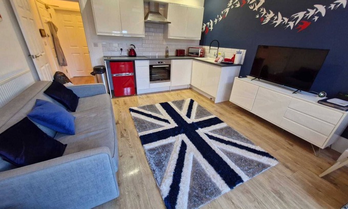 Westbrook Apartamento | By The Bay Apartment - Mins to Beaches , Margate Old Town & Private Parking