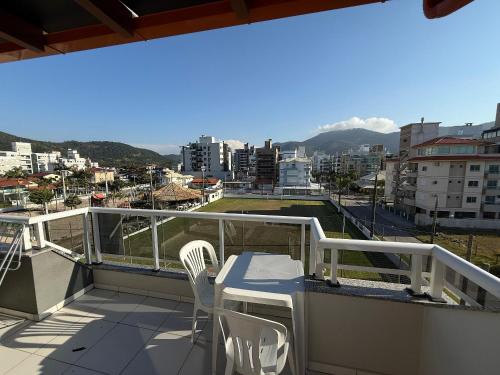 Governador Celso Ramos Apartamento | cód 124 - Cobertura espetacular á 50 m do mar.