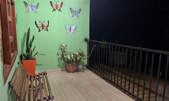 Yumbo Cabaña | Cómoda Ecocasa en Dapa cerca Cali Relajate en Pareja. Restaurantes, senderismo,