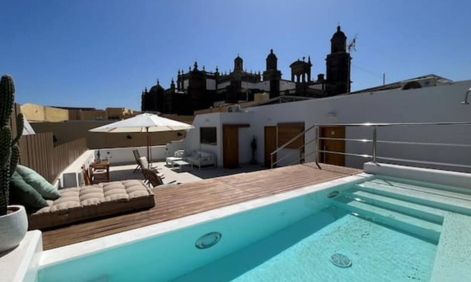 Vegueta Apartamento | C-10 Vegueta Apartment. Private Rooftop Pool