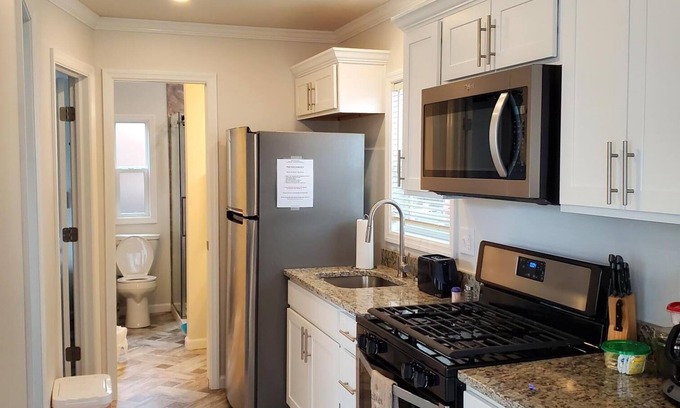 Sherrills Ford Cabina | C-23 Lake level 2 Bedroom Tiny Home