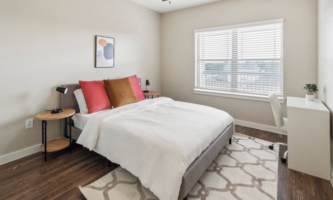 Willowbrook Apartamento | C Creek 8302 I New Construction 2Bd Apt I Gated
