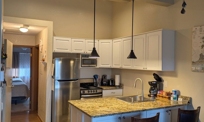 Oak Harbor Condominio | C & D "REST-A-WHILE" - Green Cove Condo