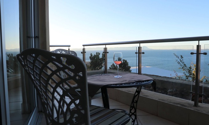 Mountainside Casa | C'est la vie, and a view blends charm and modern elegance.