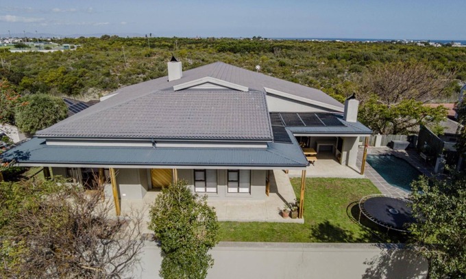 Onrus Casa | C'est La-Vie Villa in Onrus