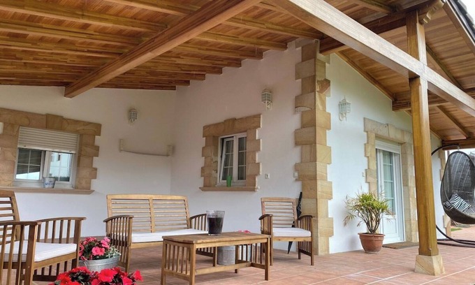Los Corrales de Buelna Chalet De Esquí | C02A01 Acogedora casa vacacional