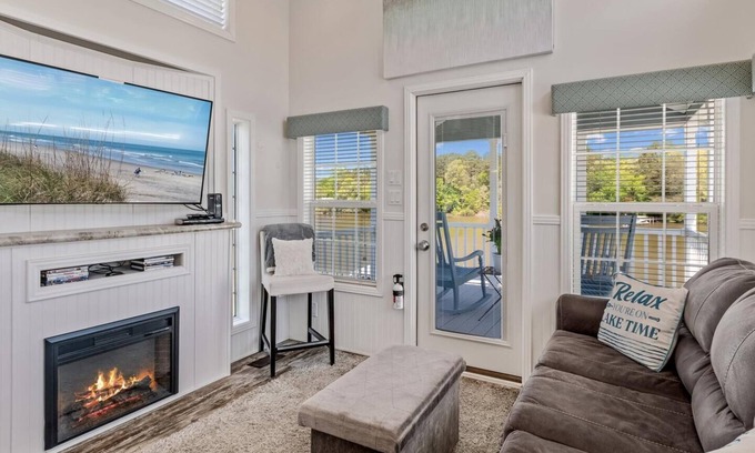 Sherrills Ford Cabina | C19-Pet Friendly Lakefront Paradise