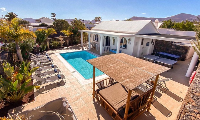 Los Mojones Villa | Ça C'est La Vie. Una lujosa villa de 4 dormitorios con baño privado en cada habitación.
