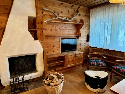 Cortina d'Ampezzo Historic Centre Apartamento | Ca Dolomia, 5 minutes from center and slopes