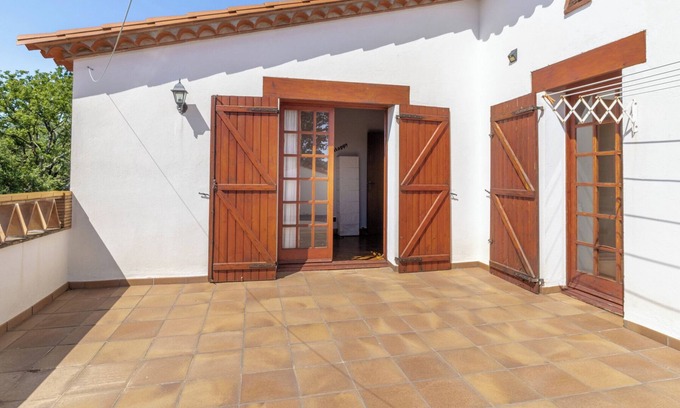 Can Carbonell Casa | Ca la Goyi: piscina, sala de juegos, petanca, futbolín, ping-pong...Todo en uno.