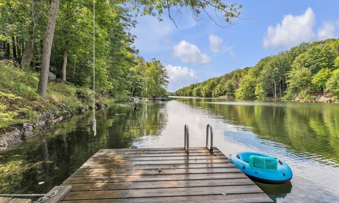 Leeds and the Thousand Islands Cabaña | Black Rapids Retreat | Waterfront Cozy Cottage