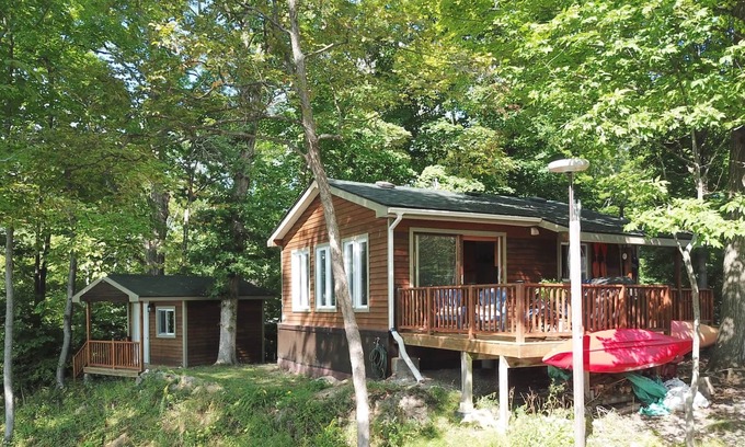 Jones Falls Casa | Trinity Cottage on Whitefish Lake