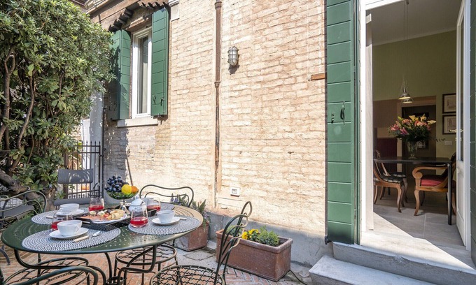 Dorsoduro Apartamento | Ca' Margherita Apartment in Dorsoduro